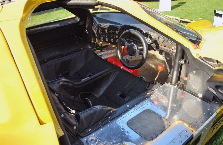 Интерьер Ford GT40 (Mk IV) 1967 года  (фото 70 из 81)